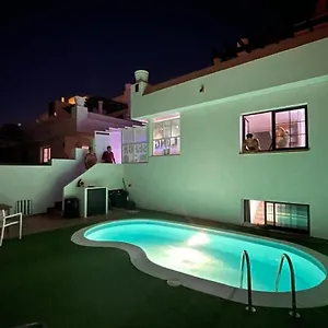 Long Surf House Hostal